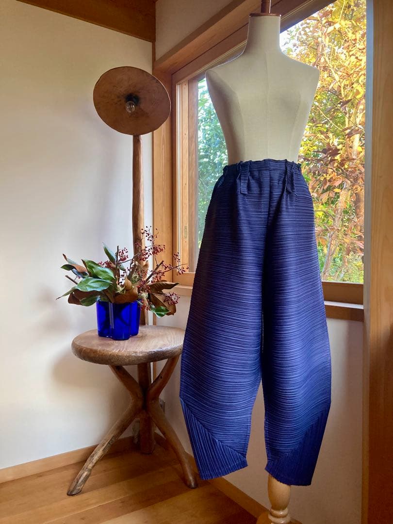 PLEATS PLEASE シッカーバウンスパンツ　ネイビー美品　クリーニング済