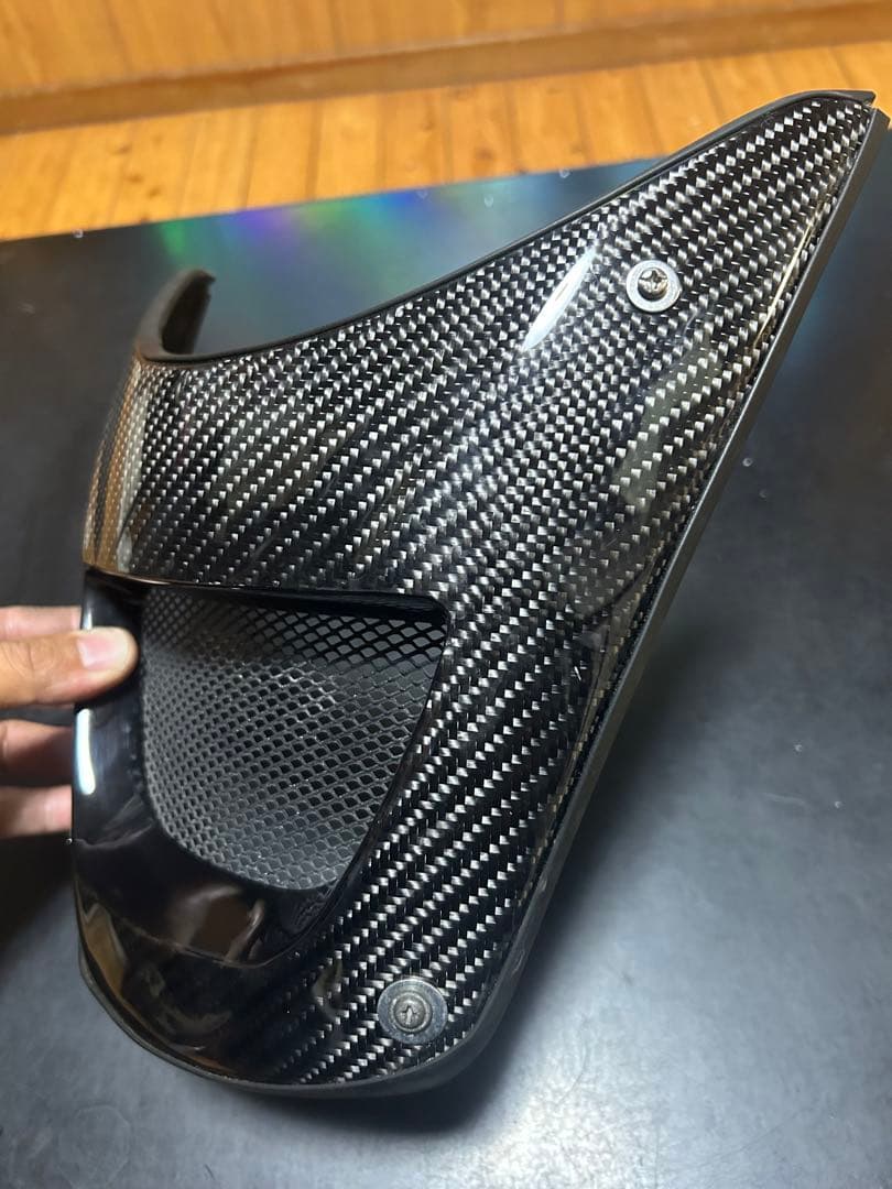 Ｖ１２５Ｓカーボン３点