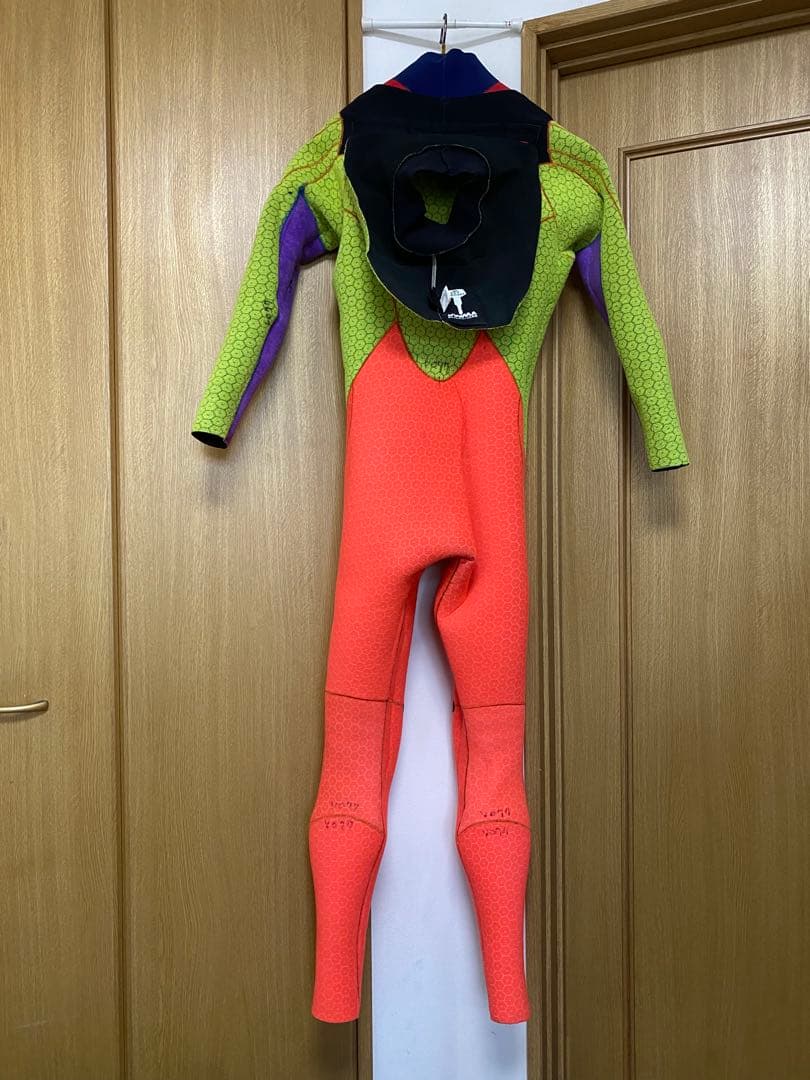 ★裏起毛で暖か‼︎【VIEW】のメンズ用５×３ｍｍセミドライフルスーツ ビュー