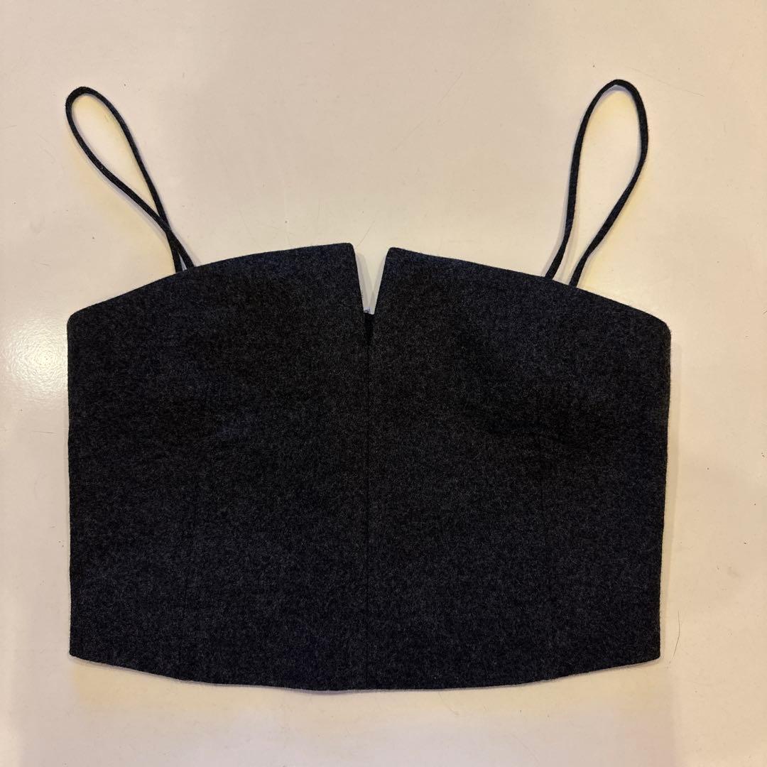 ダークグレー ストラップ付きビスチェ