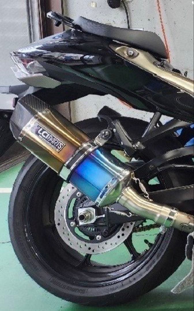 LCI PARTS デュアルテールマフラー送料込み 最終値下げになります。