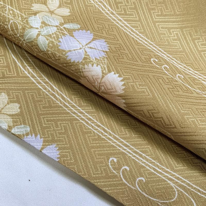 511mu57◆ややふくよか 長襦袢 流水に桜筏 正絹 半衿付◆未使用品 美品