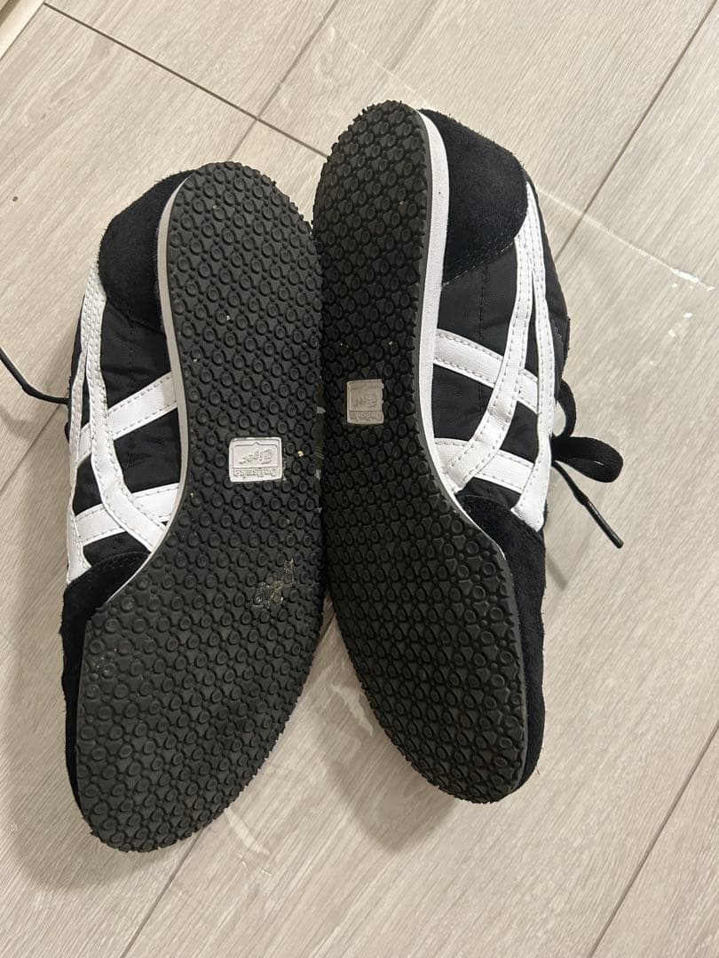 美品 オニツカタイガー セラーノ SERRANO ブラック ローカットスニーカー