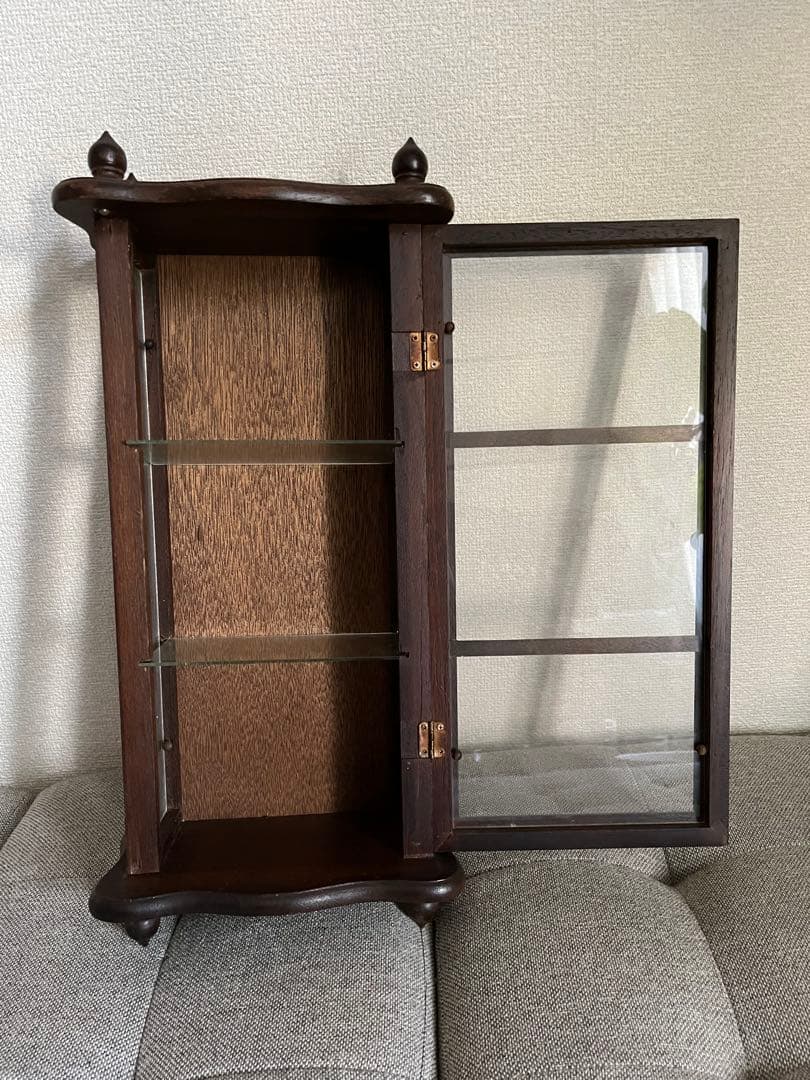 アンティーク 木製ガラスキャビネット 3段棚付き