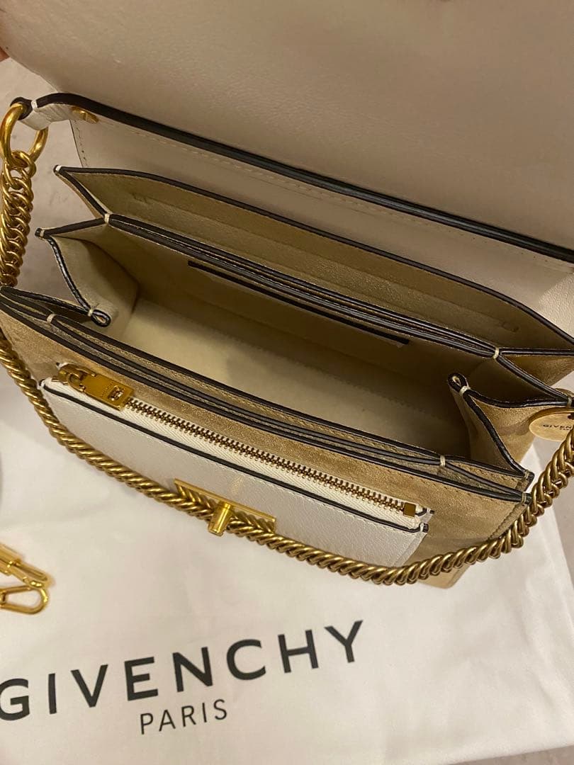 GIVENCHY GV3スモールバッグ　美品