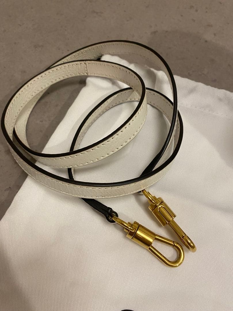 GIVENCHY GV3スモールバッグ　美品