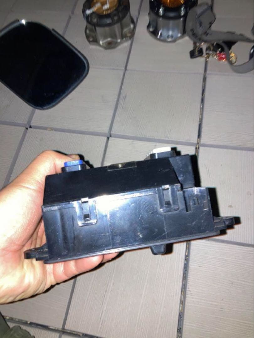 エアコンスイッチASSY、ランクル80