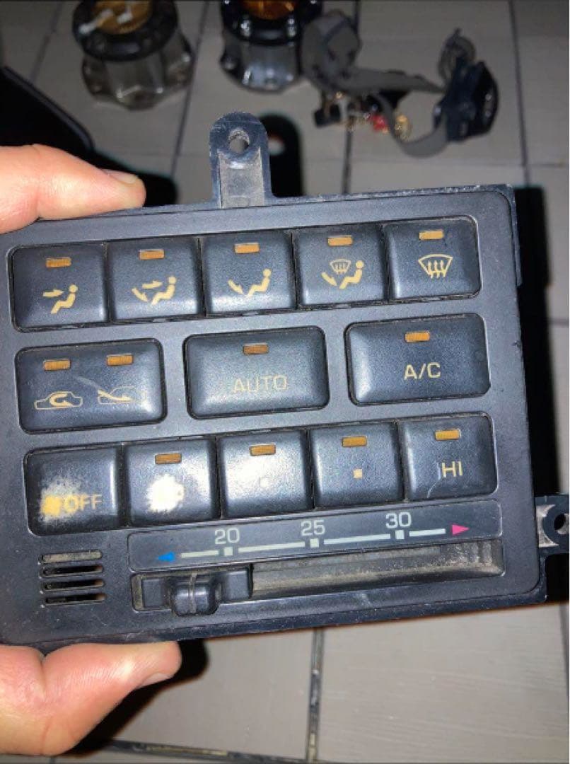 エアコンスイッチASSY、ランクル80