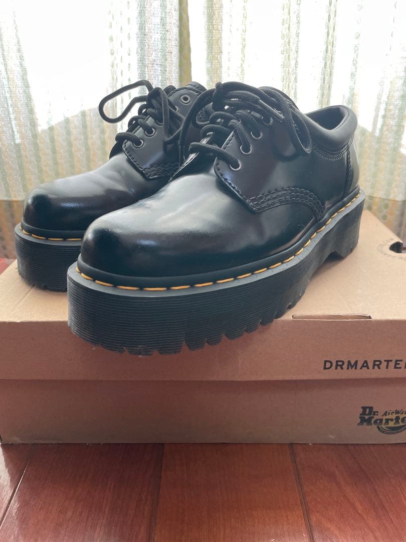 Dr. Martens QUAD 5ホール