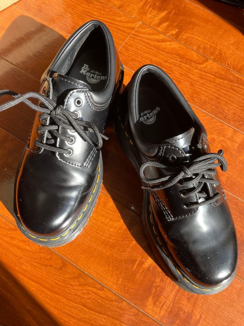 Dr. Martens QUAD 5ホール