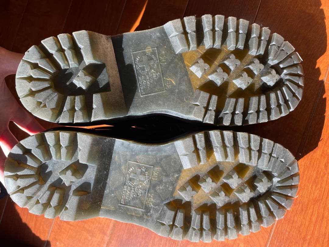 Dr. Martens QUAD 5ホール