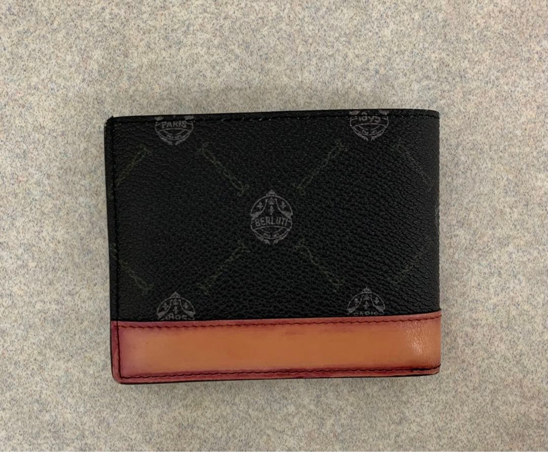 m*o様 ベルルッティ シグネチャーエクスカーション二つ折り札入れ 新宿伊勢丹購