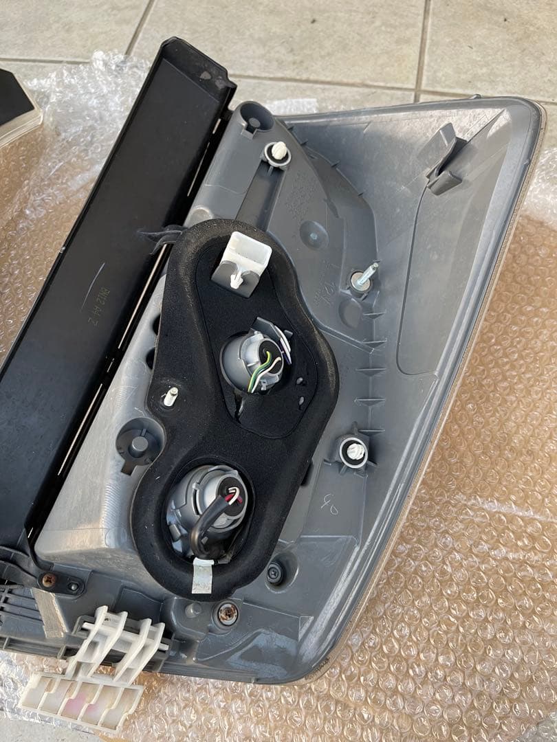 30プリウス 後期 純正テールランプ 左右セット