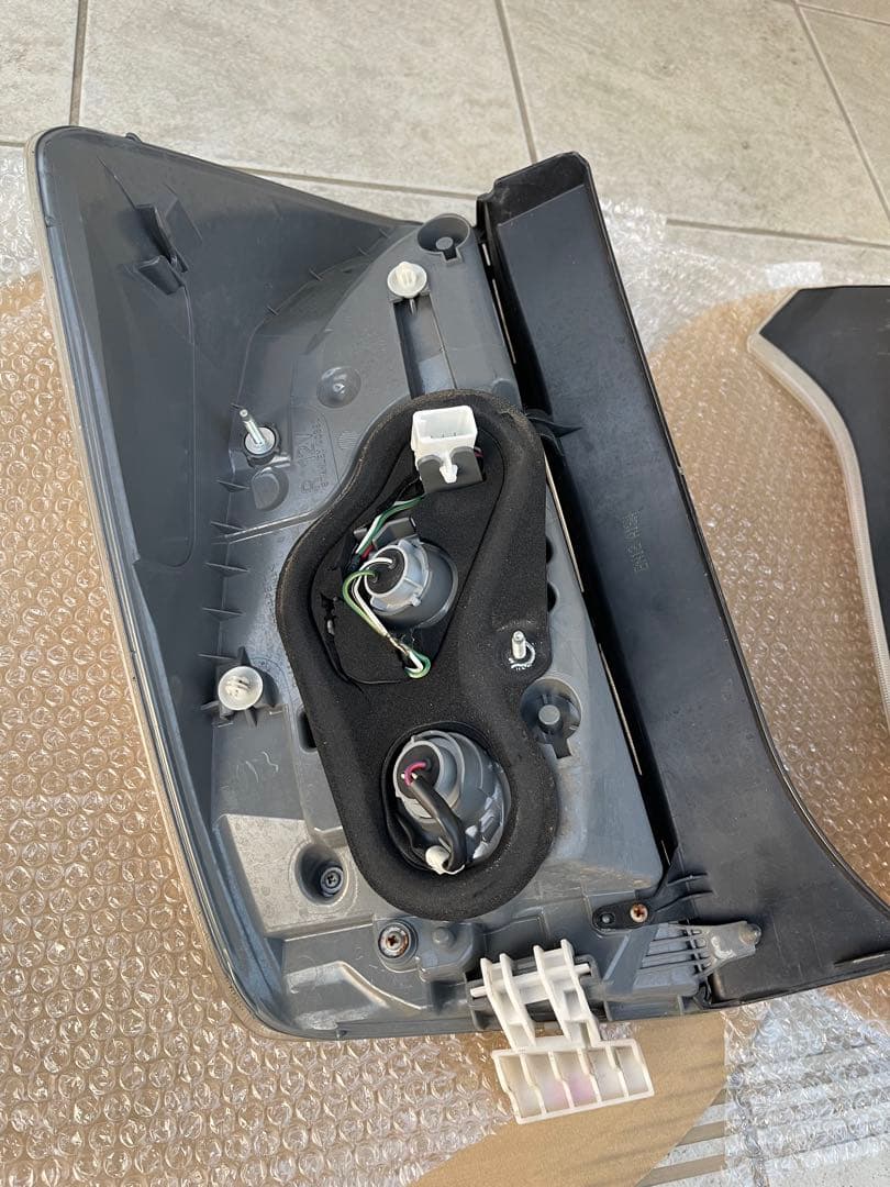 30プリウス 後期 純正テールランプ 左右セット