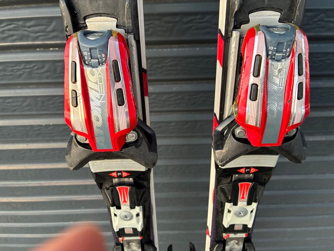 【最終値下げ】ATOMIC スキー板　165センチ