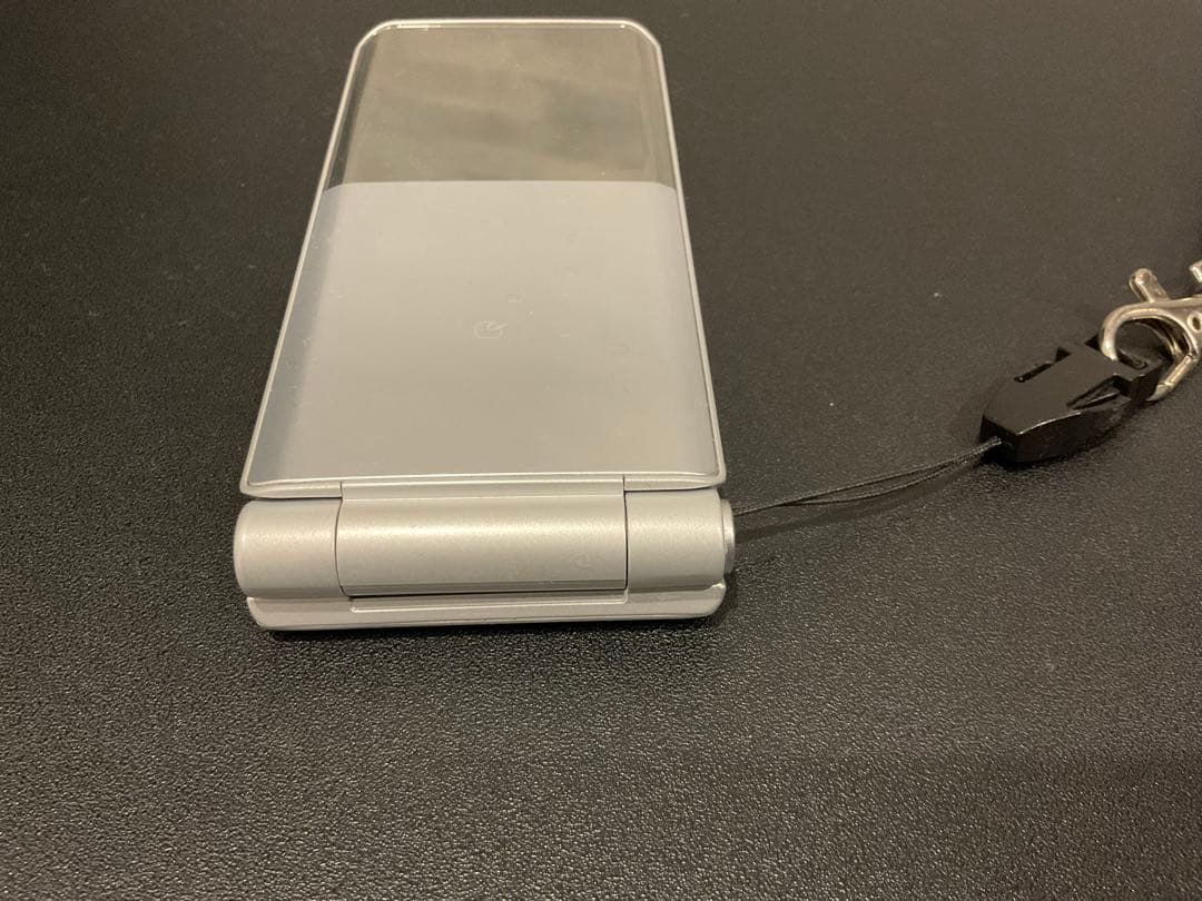 docomo arrows F-03L シルバー 本体 充電器 ストラップ付き