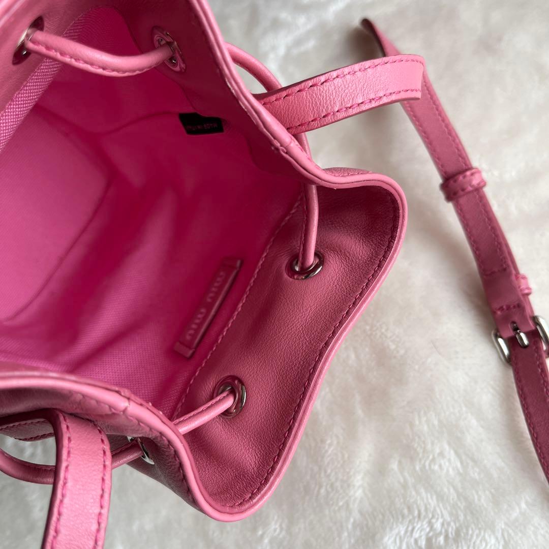 miu miu ピンク かごバッグ　ショルダーバッグ　かご
