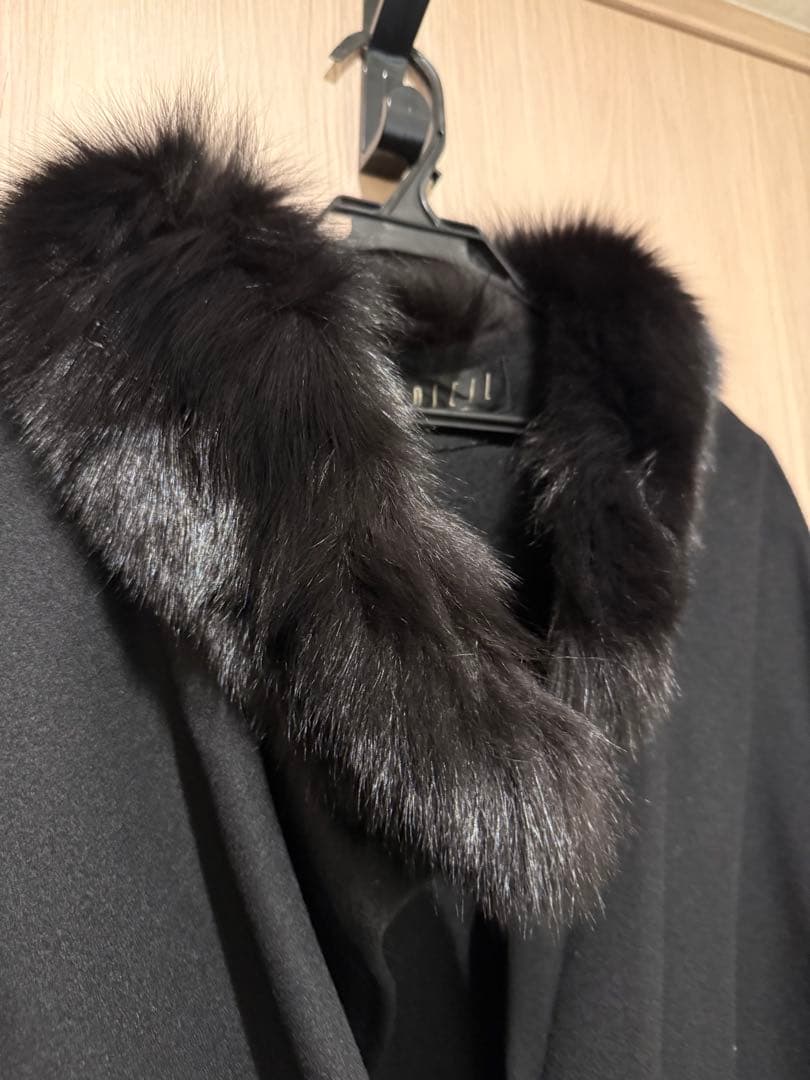 カシミヤ100%襟フォックスファー付きブラックポンチョ美品肌触り抜群