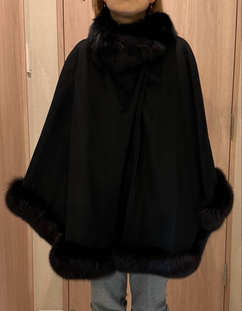 カシミヤ100%襟フォックスファー付きブラックポンチョ美品肌触り抜群