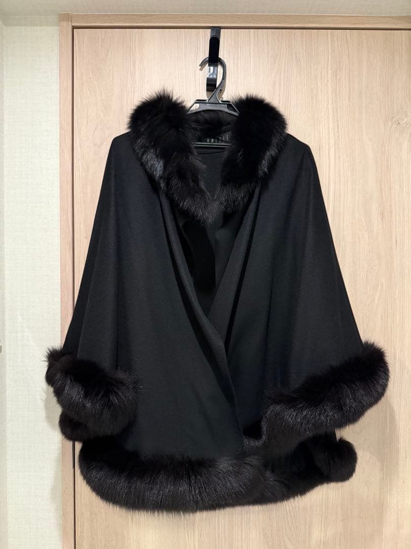 カシミヤ100%襟フォックスファー付きブラックポンチョ美品肌触り抜群