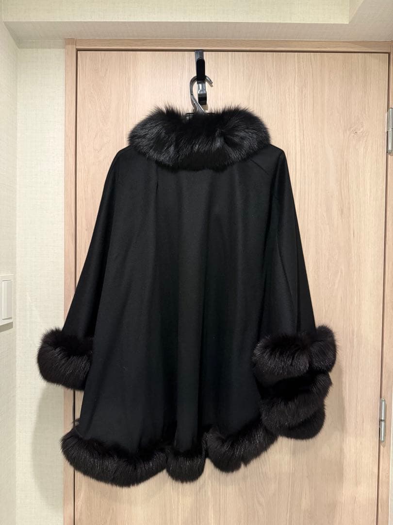 カシミヤ100%襟フォックスファー付きブラックポンチョ美品肌触り抜群