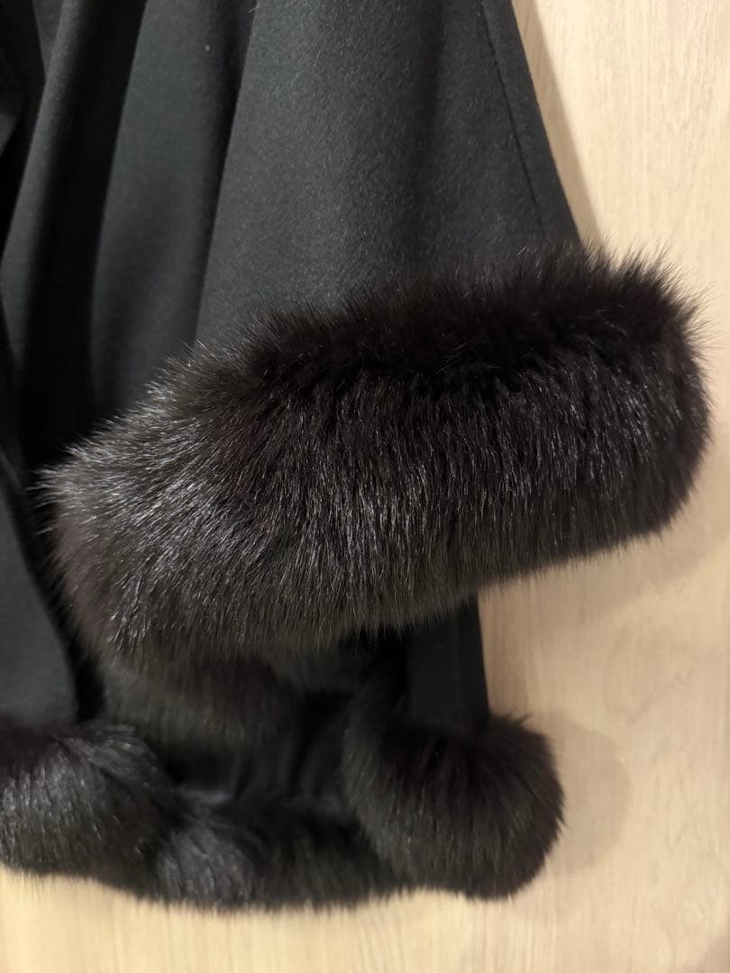 カシミヤ100%襟フォックスファー付きブラックポンチョ美品肌触り抜群