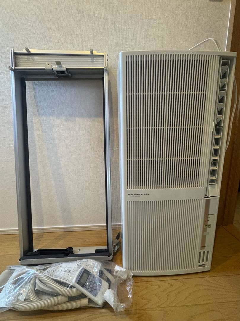 CORONA 窓用エアコン 本体と付属品