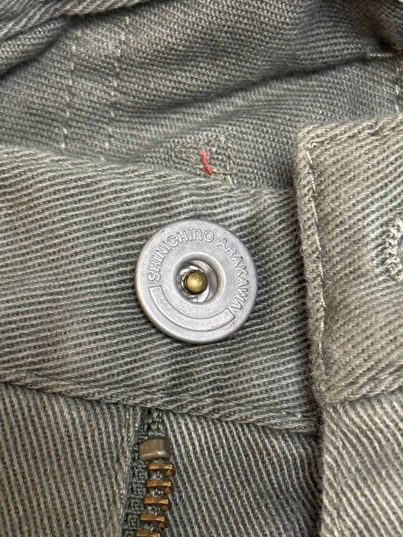 カーキ スリムフィットパンツ サイクリスト向け