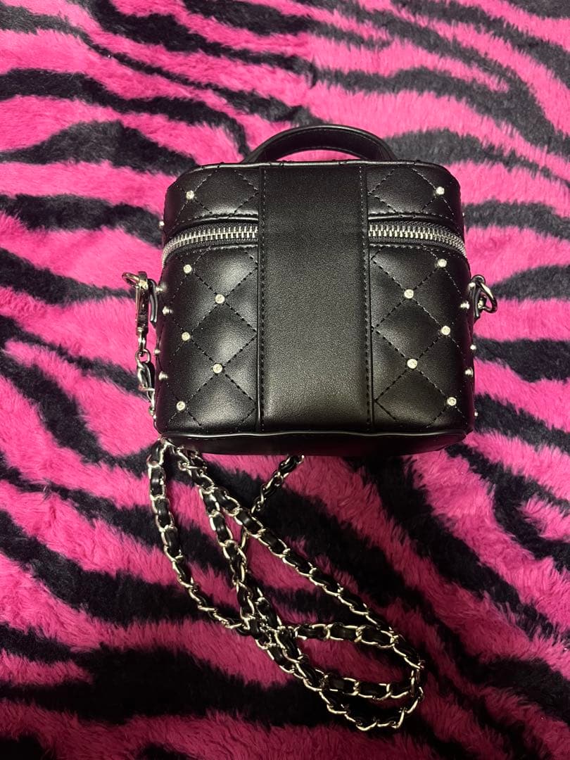 ダーリッチ キルティングビジュースクエアミニバッグ BLACK