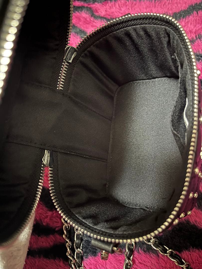 ダーリッチ キルティングビジュースクエアミニバッグ BLACK