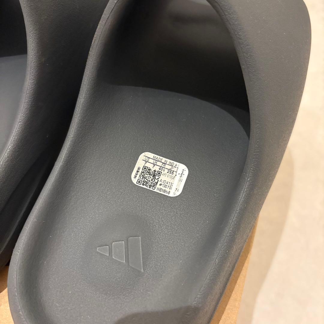 R*✨様 アディダス イージースライド グラナイト25.5cm