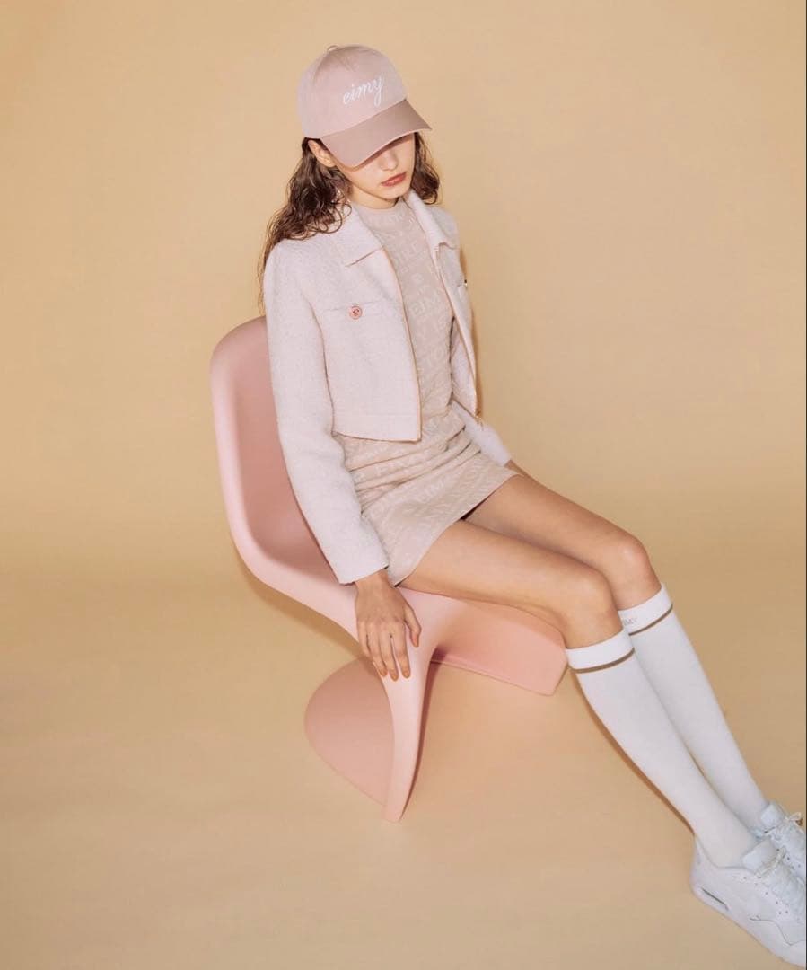 ロゴ　ニット　ワンピース　モックネック　長袖　春秋冬　ベージュ　サイズF 新品