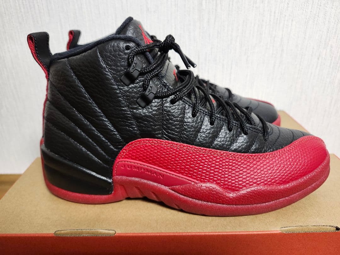 NIKE AIR JORDAN 12 RETRO ブラック/バーシティレッド新品