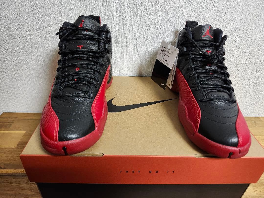 NIKE AIR JORDAN 12 RETRO ブラック/バーシティレッド新品
