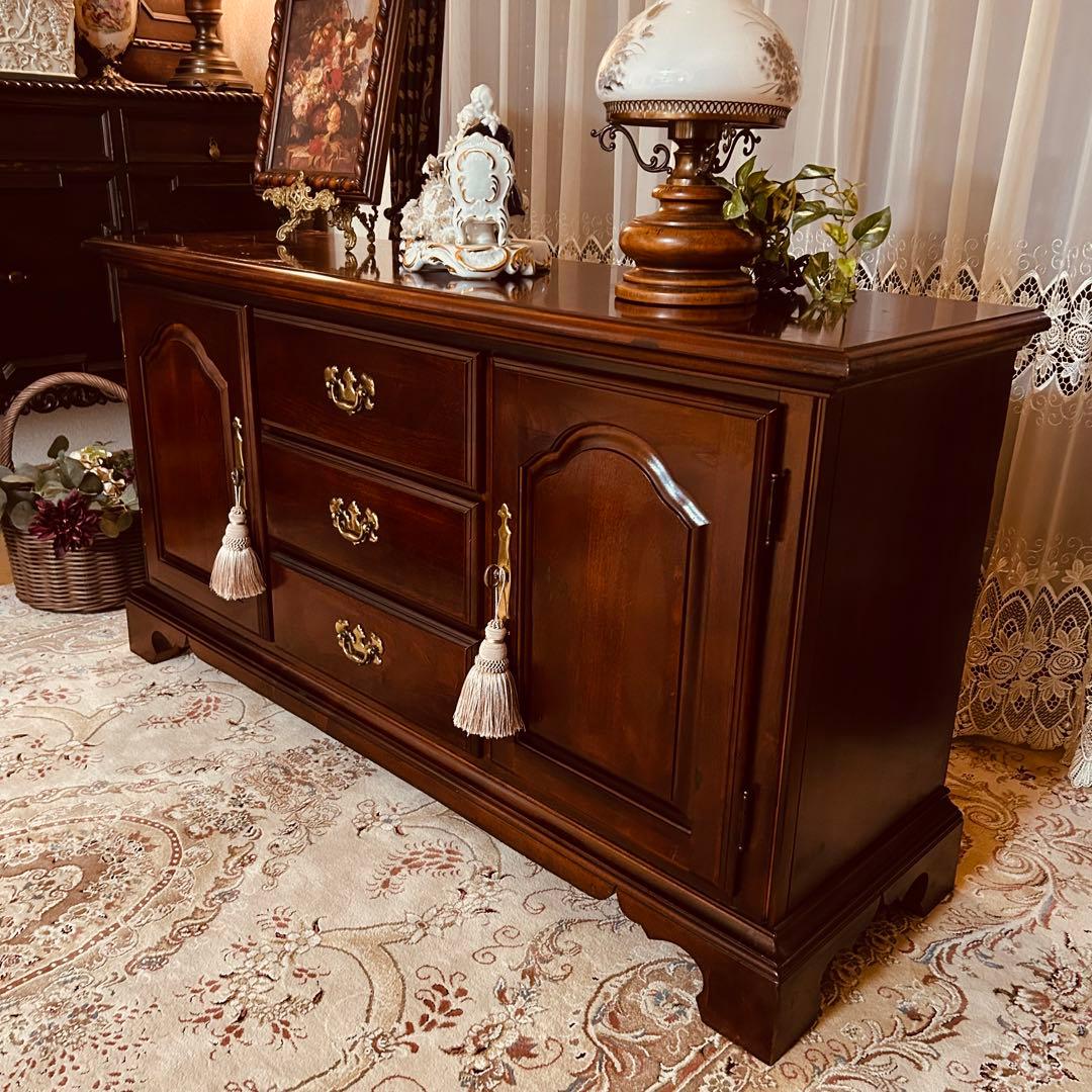 US製　アンティーク　キャビネット　チェスト　アメリカ製　輸入家具　サイドボード