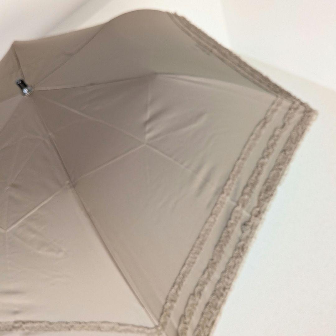 ジルスチュアート　モカベージュ　ブラウン　フリル晴雨兼用傘