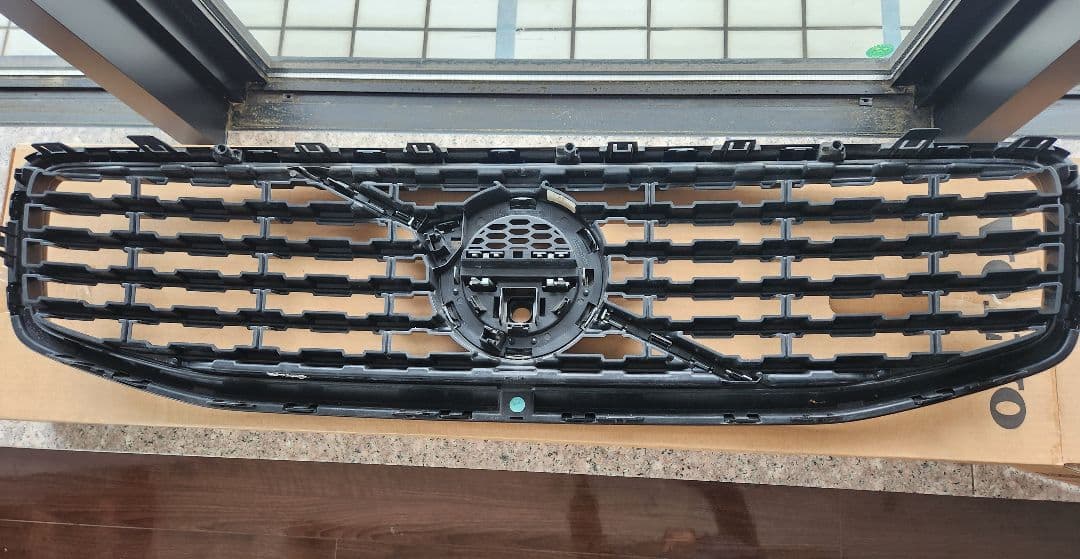 VOLVO V60 フロントグリル ブラックバージョン