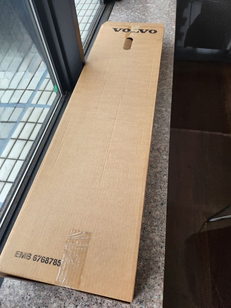 VOLVO V60 フロントグリル ブラックバージョン