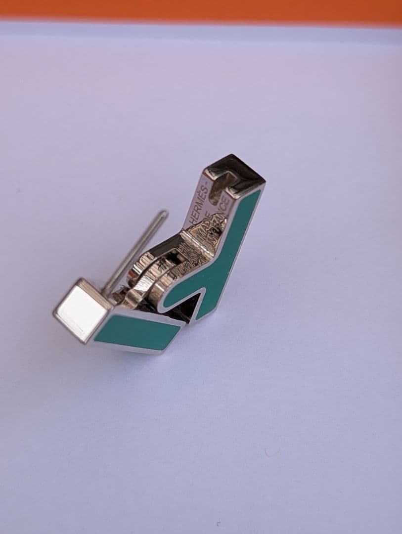 エルメス Hバスキュール 片耳ピアス グリーン 箱付き 美品