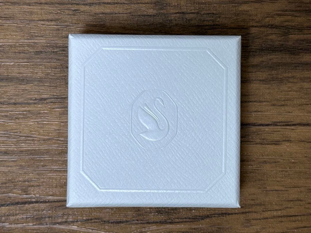 スワロフスキー Swarovski『Attract ドロップピアス』新品未使用