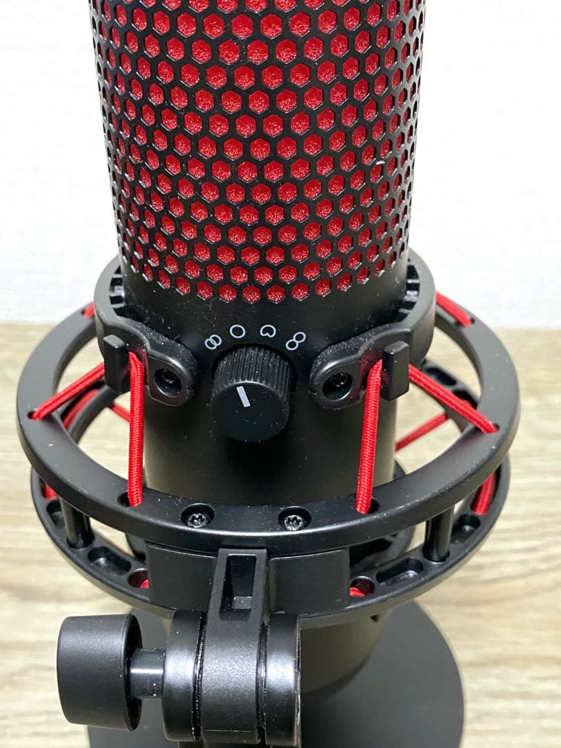 HyperX・QuadCast・USBマイク・コンデンサーマイク・赤色・黒色