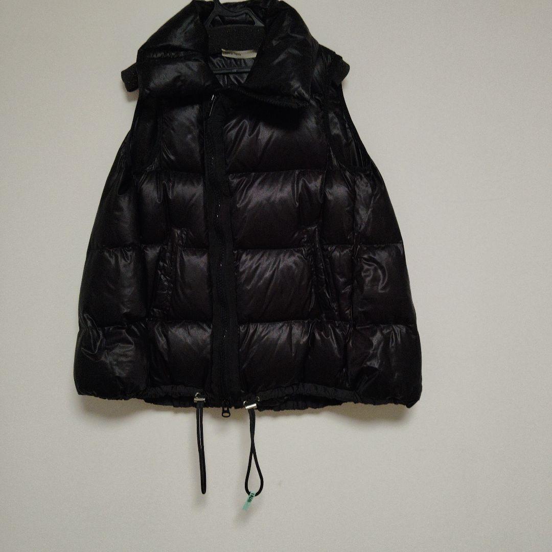 sacaiIuckブラック ダウンベスト ノースリーブバル―ンサイズ2