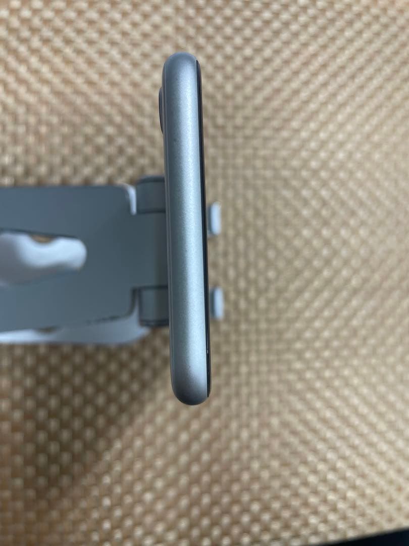 iPhone SE 第3世代 128 GB スターライトSIMフリー【0413】