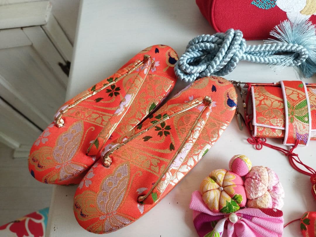 専用です☆新品☆ポップな大きな椿の着物と作り帯☆フルセット七五三