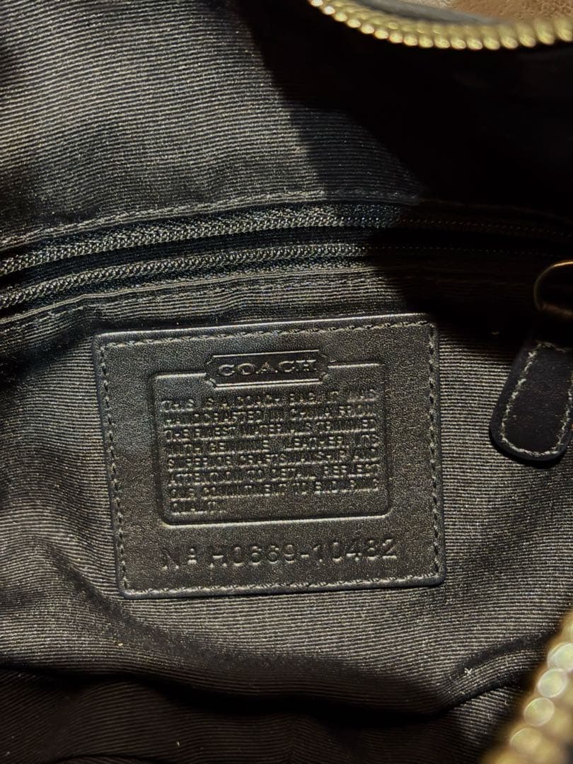 COACHホーボー ワンショルダー スタッズ ハーフムーン キャンバス レザー