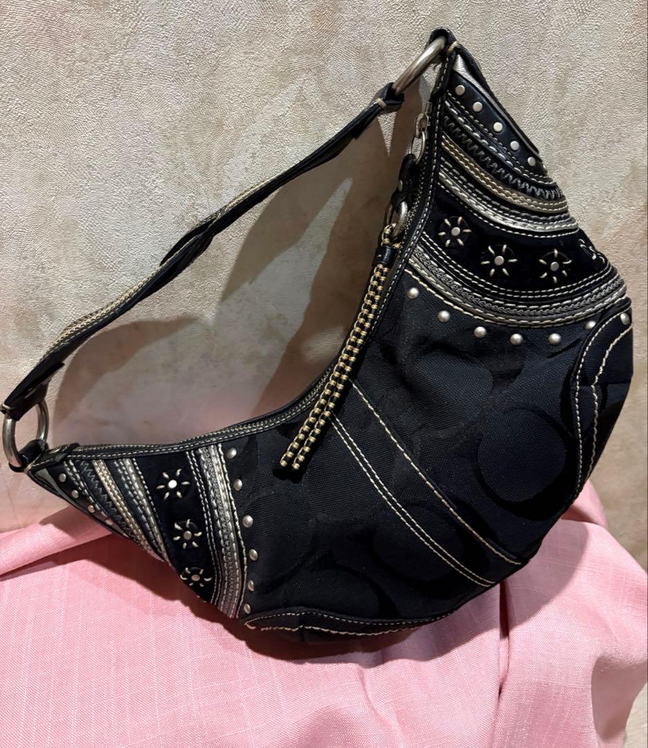 COACHホーボー ワンショルダー スタッズ ハーフムーン キャンバス レザー