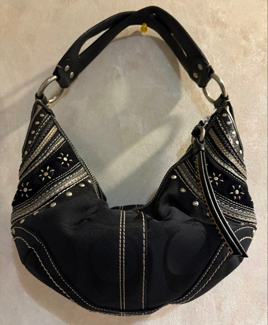 COACHホーボー ワンショルダー スタッズ ハーフムーン キャンバス レザー