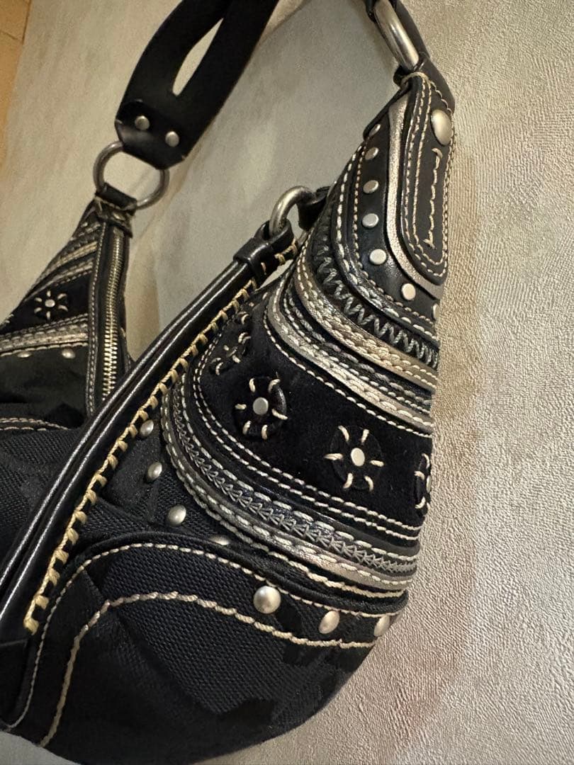 COACHホーボー ワンショルダー スタッズ ハーフムーン キャンバス レザー