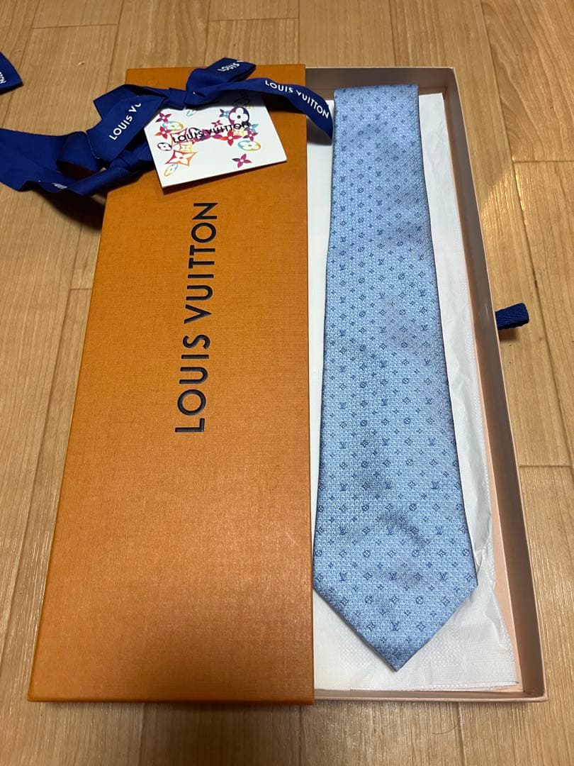 LOUIS VUITTON 水色 ネクタイ
