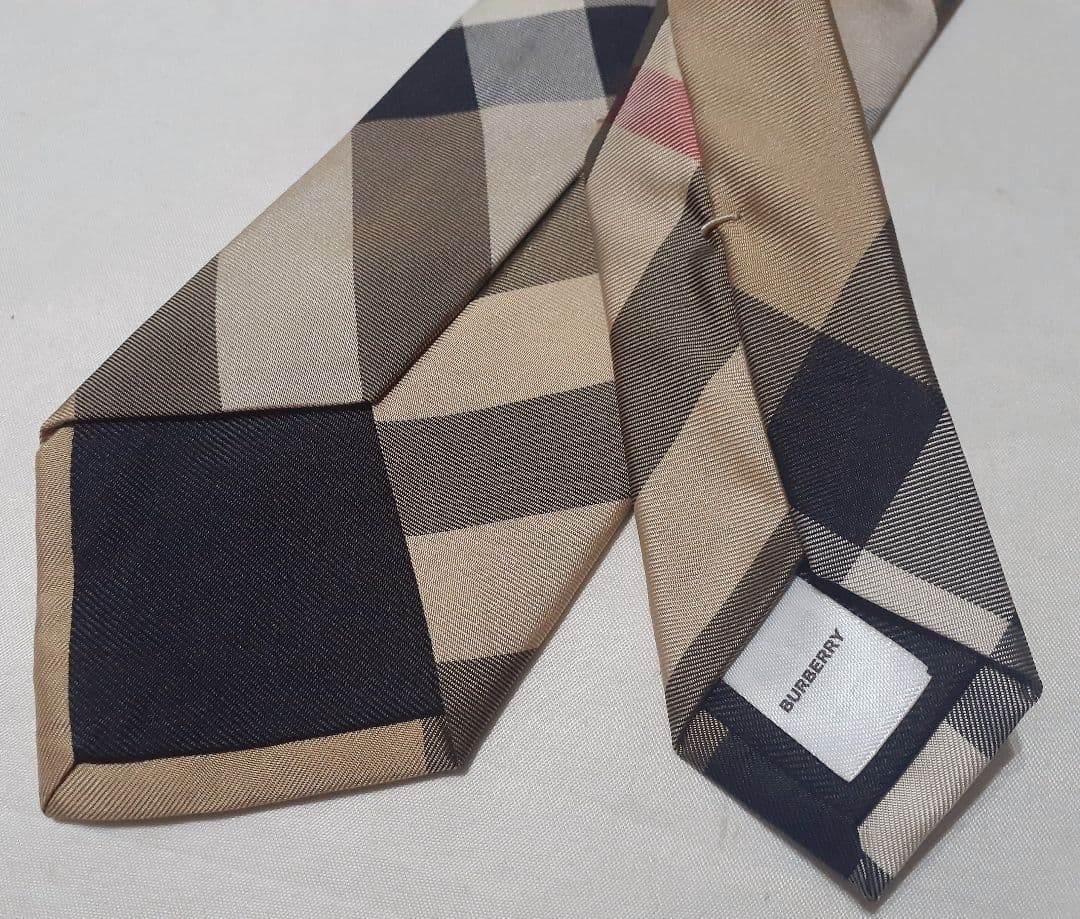 BURBERRY バーバリー ネクタイ ナロータイ ノバチェック イタリア製
